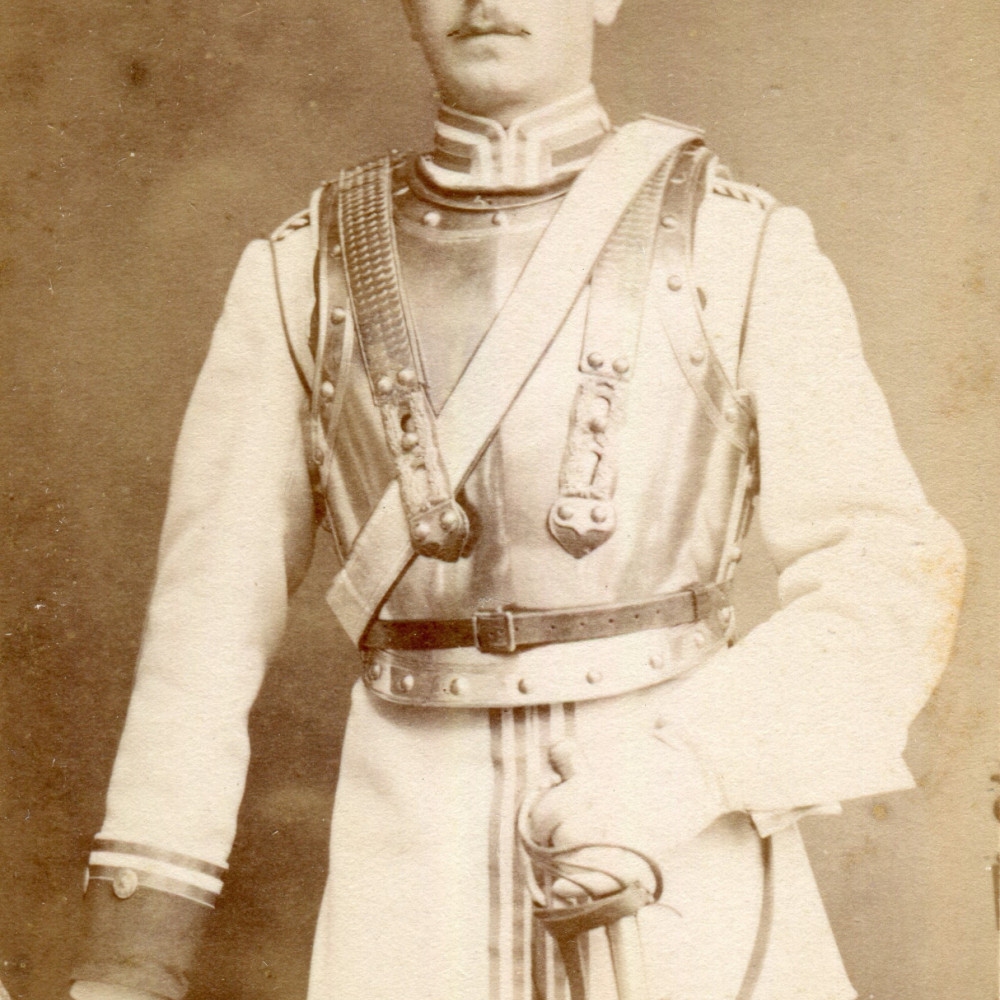 Frühe Aufnahme eines Einjährig-Freiwilligen in Paradeuniform.