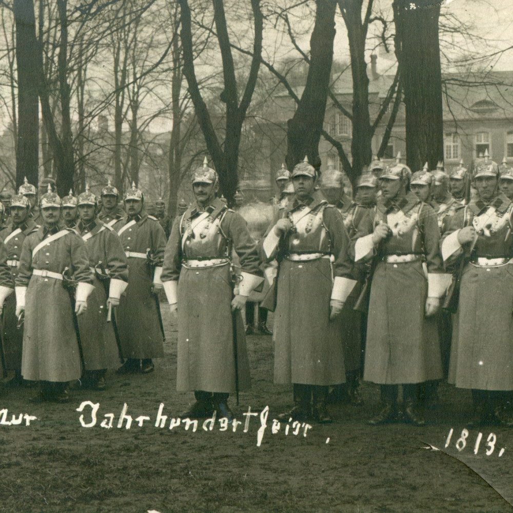 Kürassiere in Paradeuniform (Kürass über Mantel) anlässlich der Jahrhundertfeier zur Erinnerung an die Befreiungskriege im Jahre 1913.